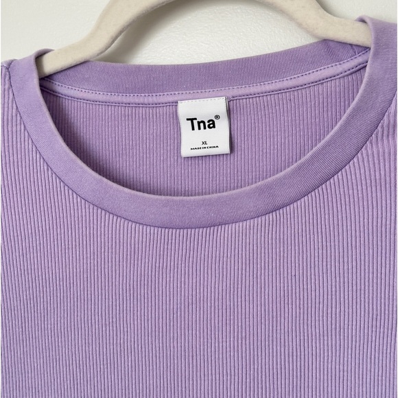 Aritzia Tna Ribbed Cropped Longsleeve Gd Light Iris Purple - Picture 2 of 10